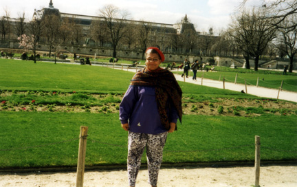 Lisa at the Tuileries